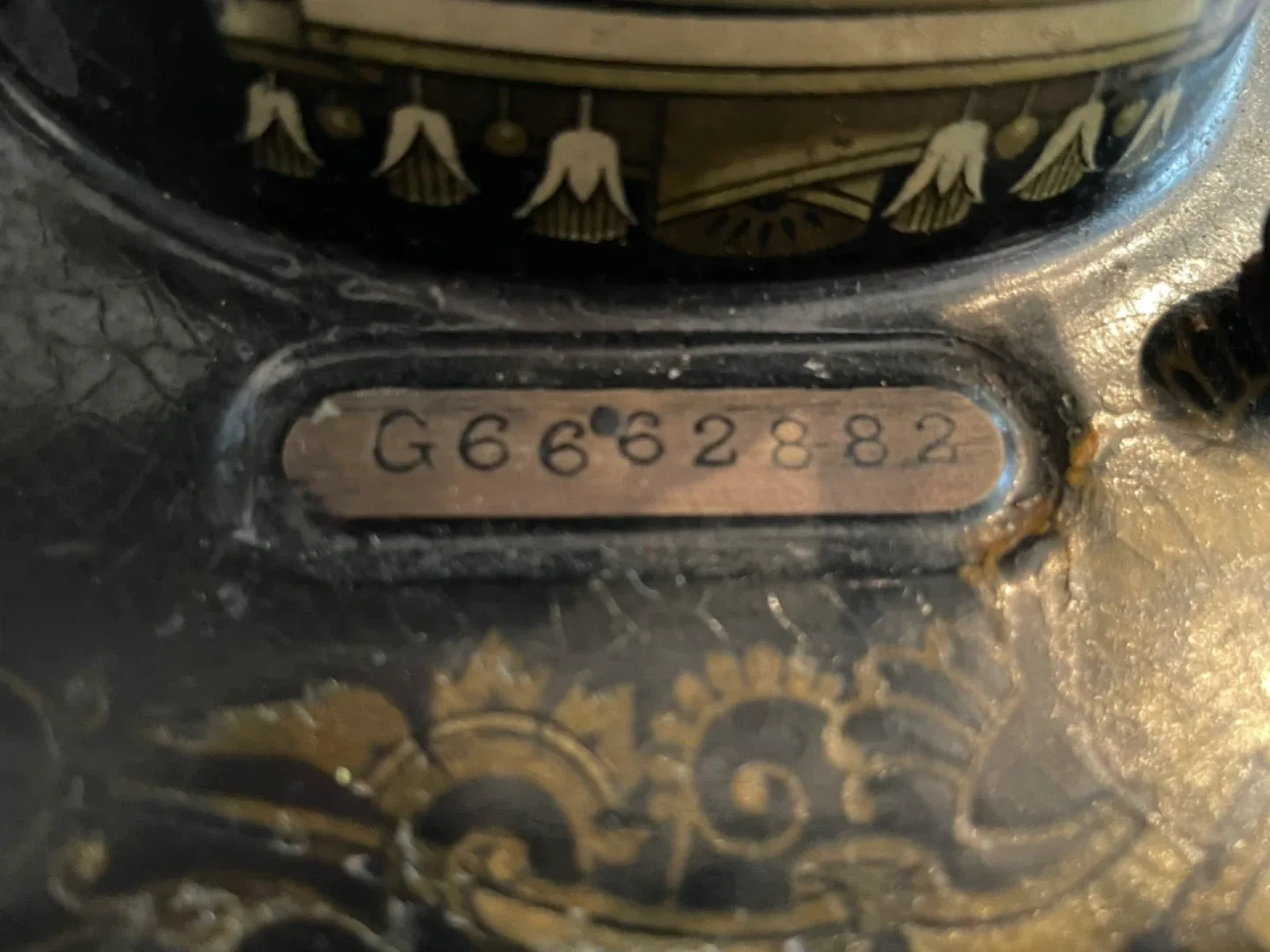 Vintage Singer Sewing Machine image indicator(3)