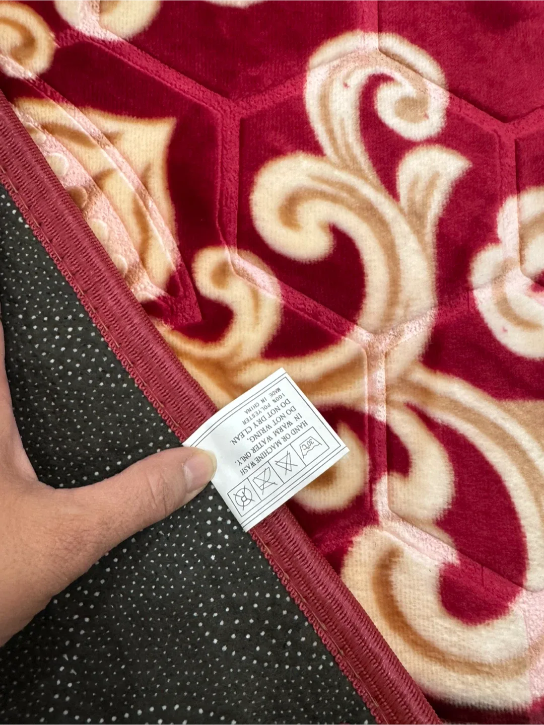 Red Floral Pattern Carpet image indicator(9)