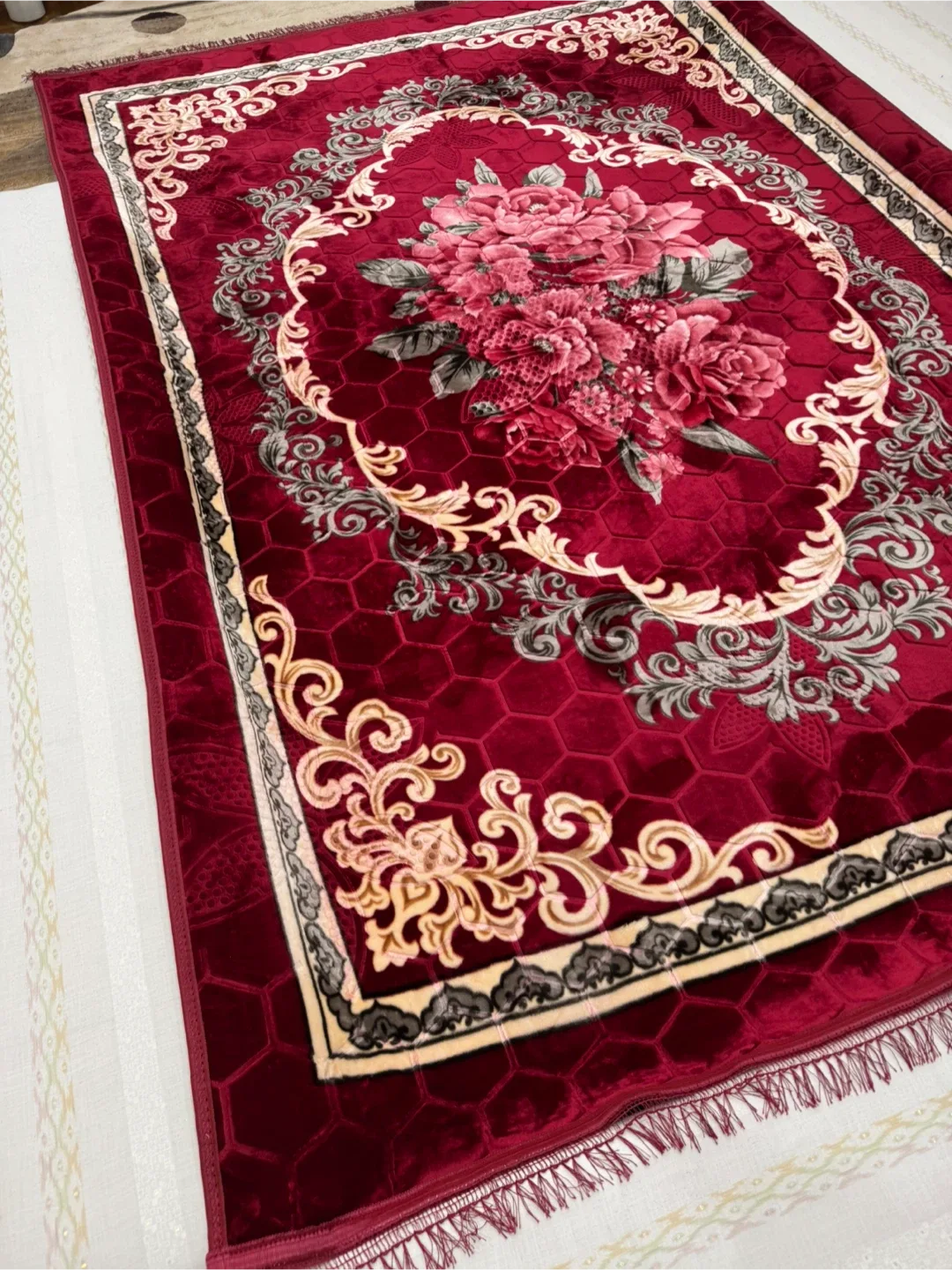 Red Floral Pattern Carpet image indicator(7)