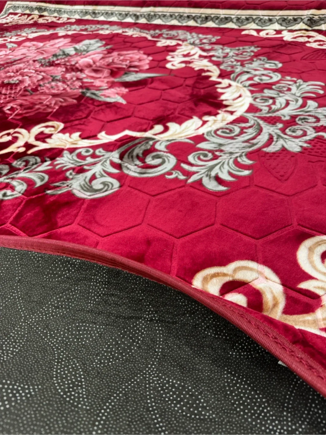 Red Floral Pattern Carpet image indicator(10)