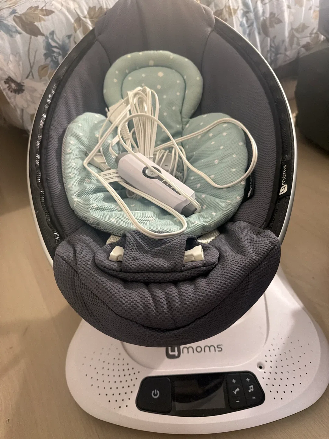 4moms mamaRoo Baby Swing thumbnail