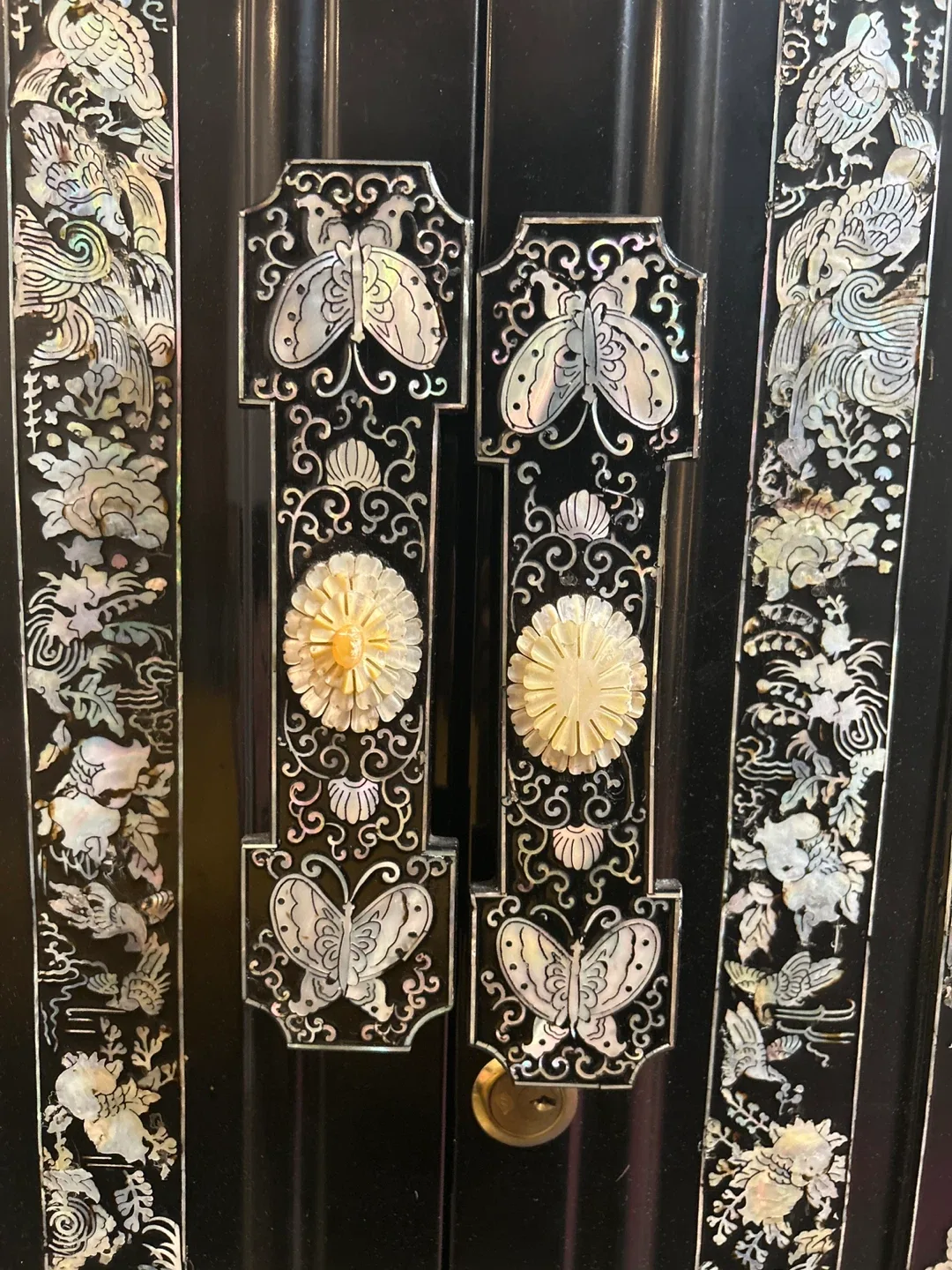 KOREAN FURNITURE-BLACK LACQUER WITH MOP WARDROBE CABINET image indicator(9)