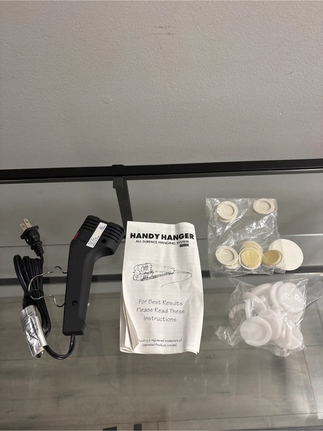 Duzzit Handy Hanger All-Surface Hanging System image indicator(3)