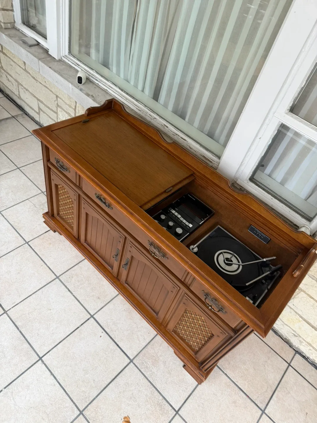 Vintage Record Player Console Cabinet image indicator(3)