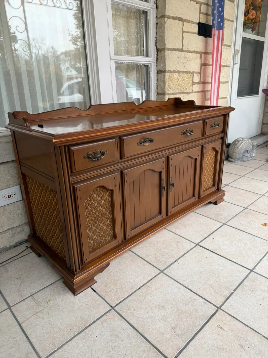 Vintage Record Player Console Cabinet image indicator(9)