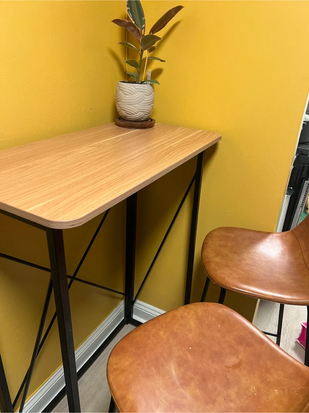 Bar Table with 2 Bar Stools - Like New! image indicator(3)