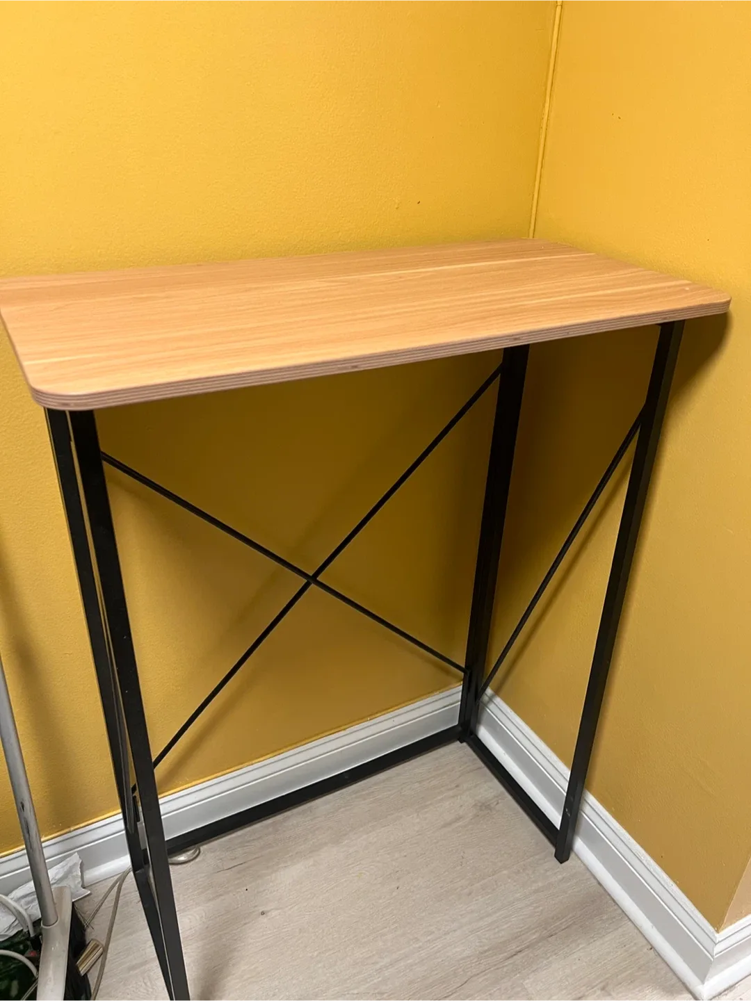 Bar Table with 2 Bar Stools - Like New! image indicator(6)