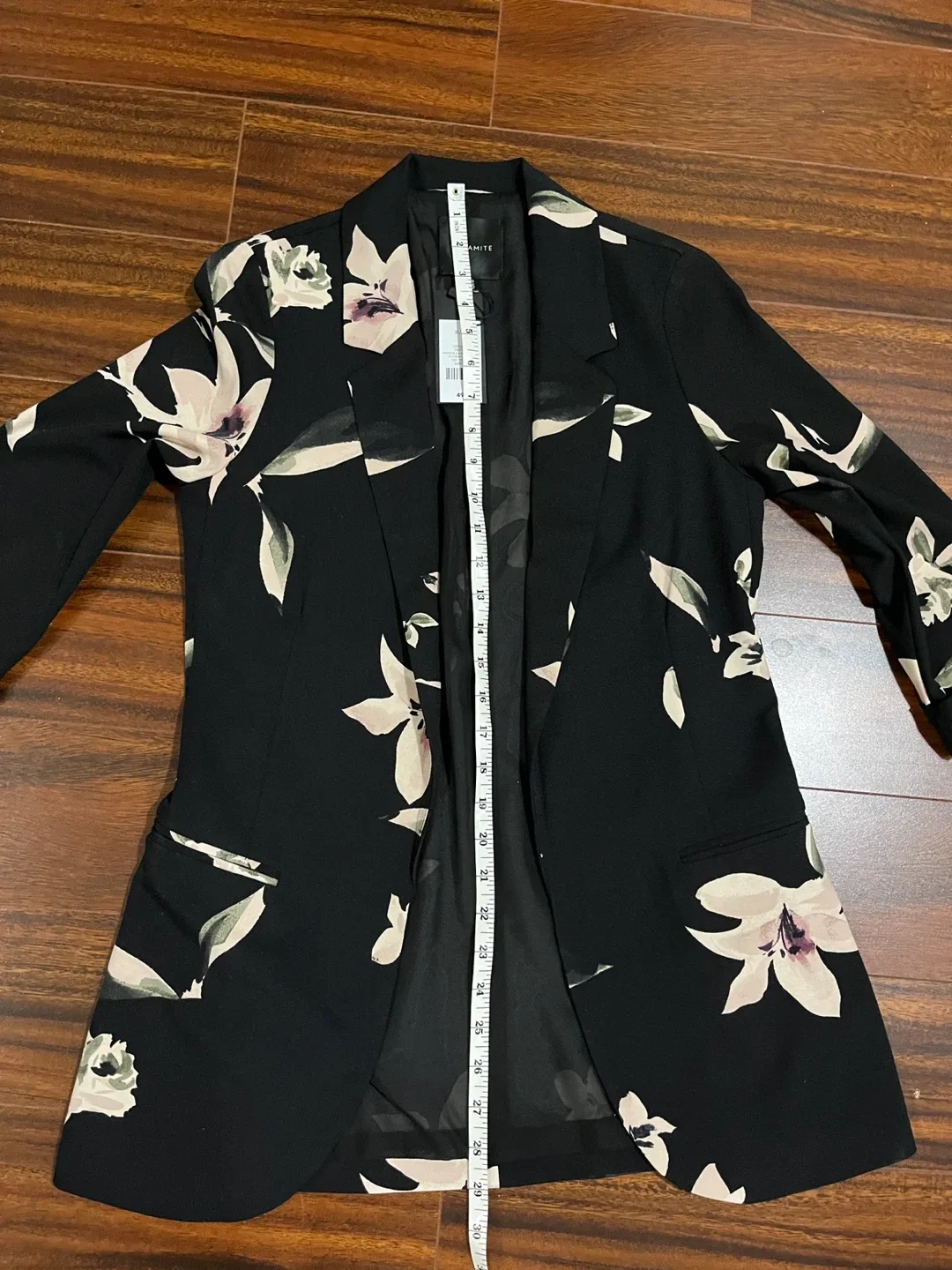 Dynamite women’s small floral open blazer, black pink image indicator(9)