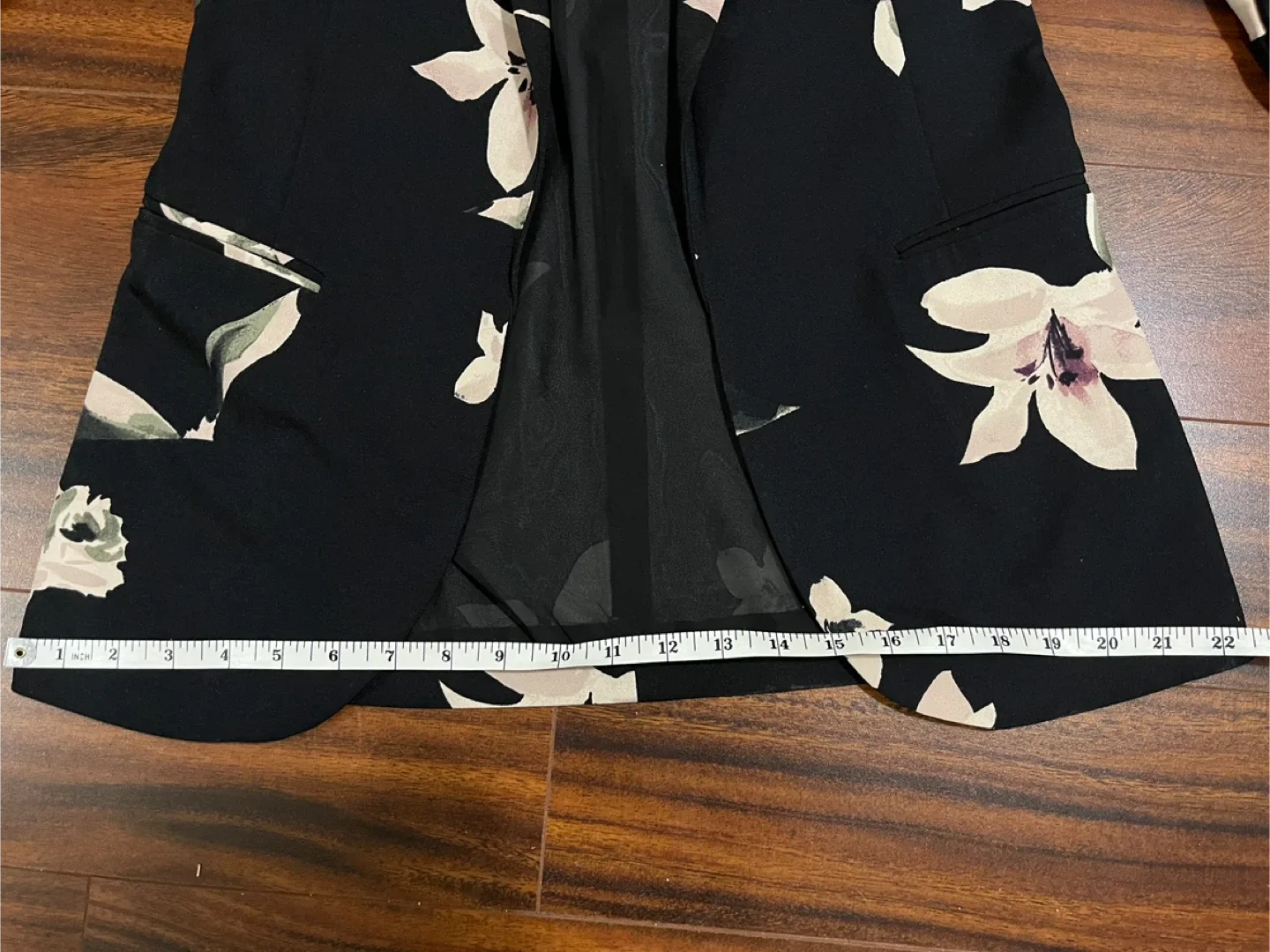 Dynamite women’s small floral open blazer, black pink image indicator(8)