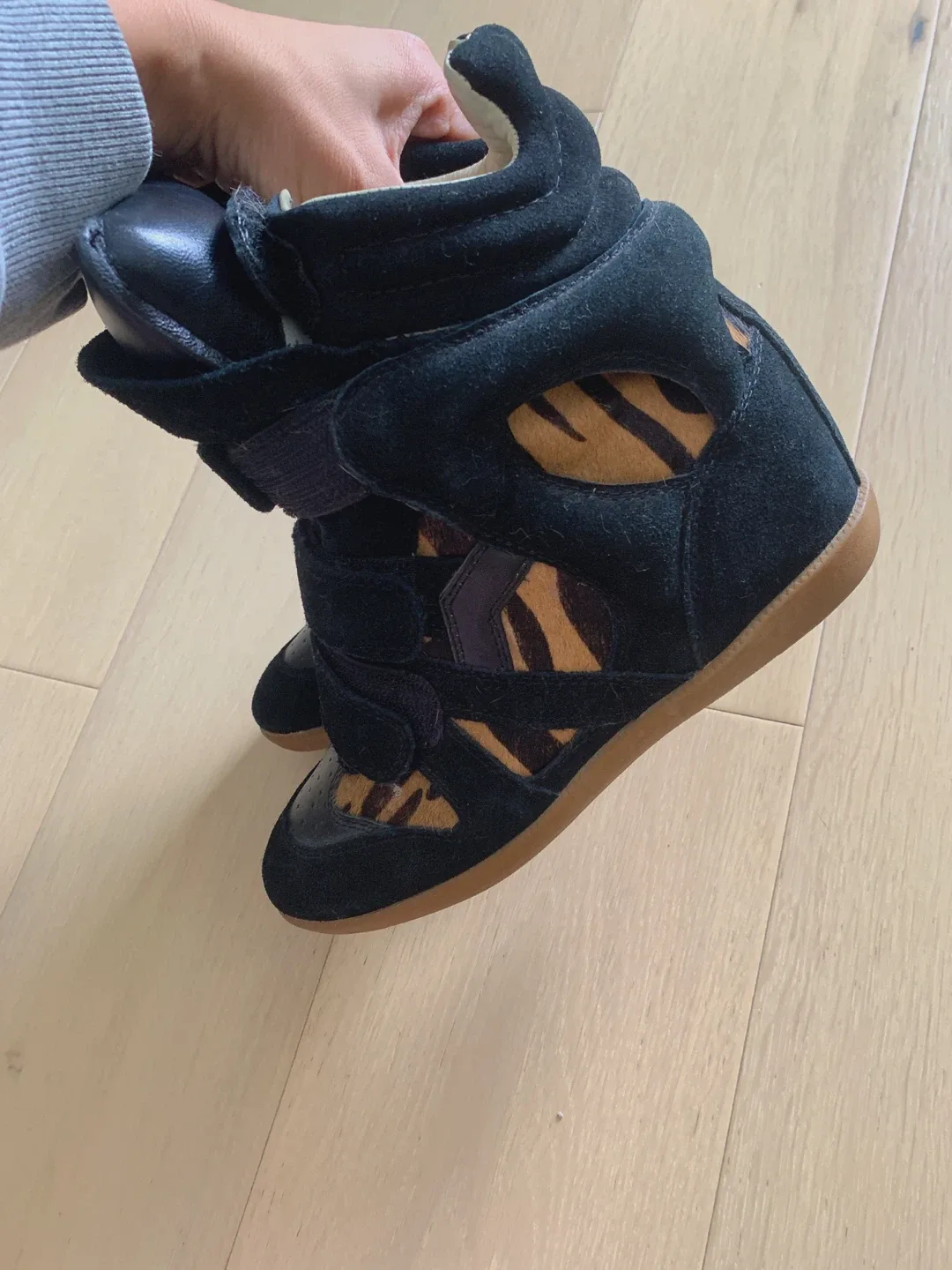 Isabel Marant Black Suede Wedge Sneakers Size 38 image indicator(7)