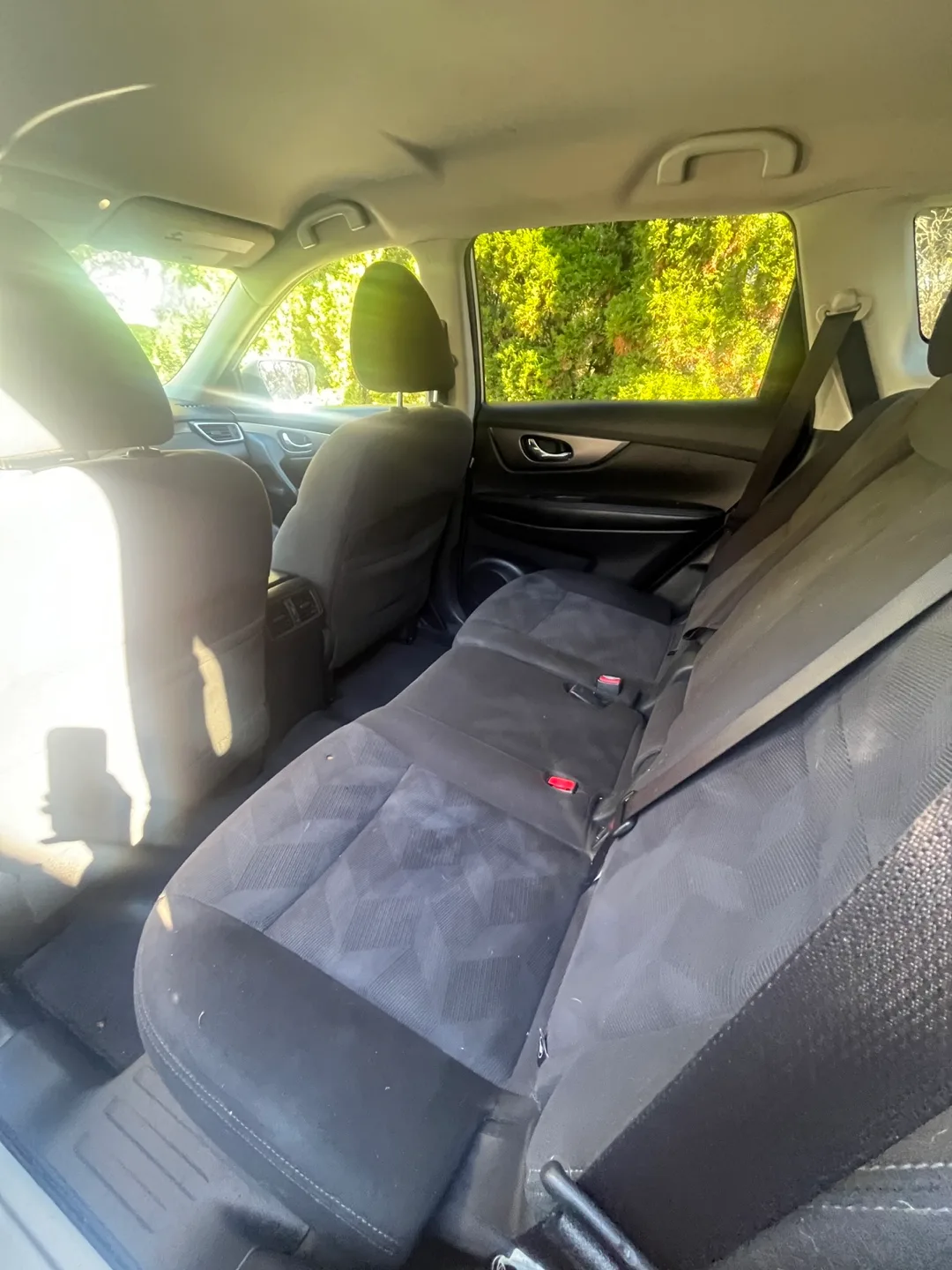 Nissan Rogue SUV - Silver image indicator(9)