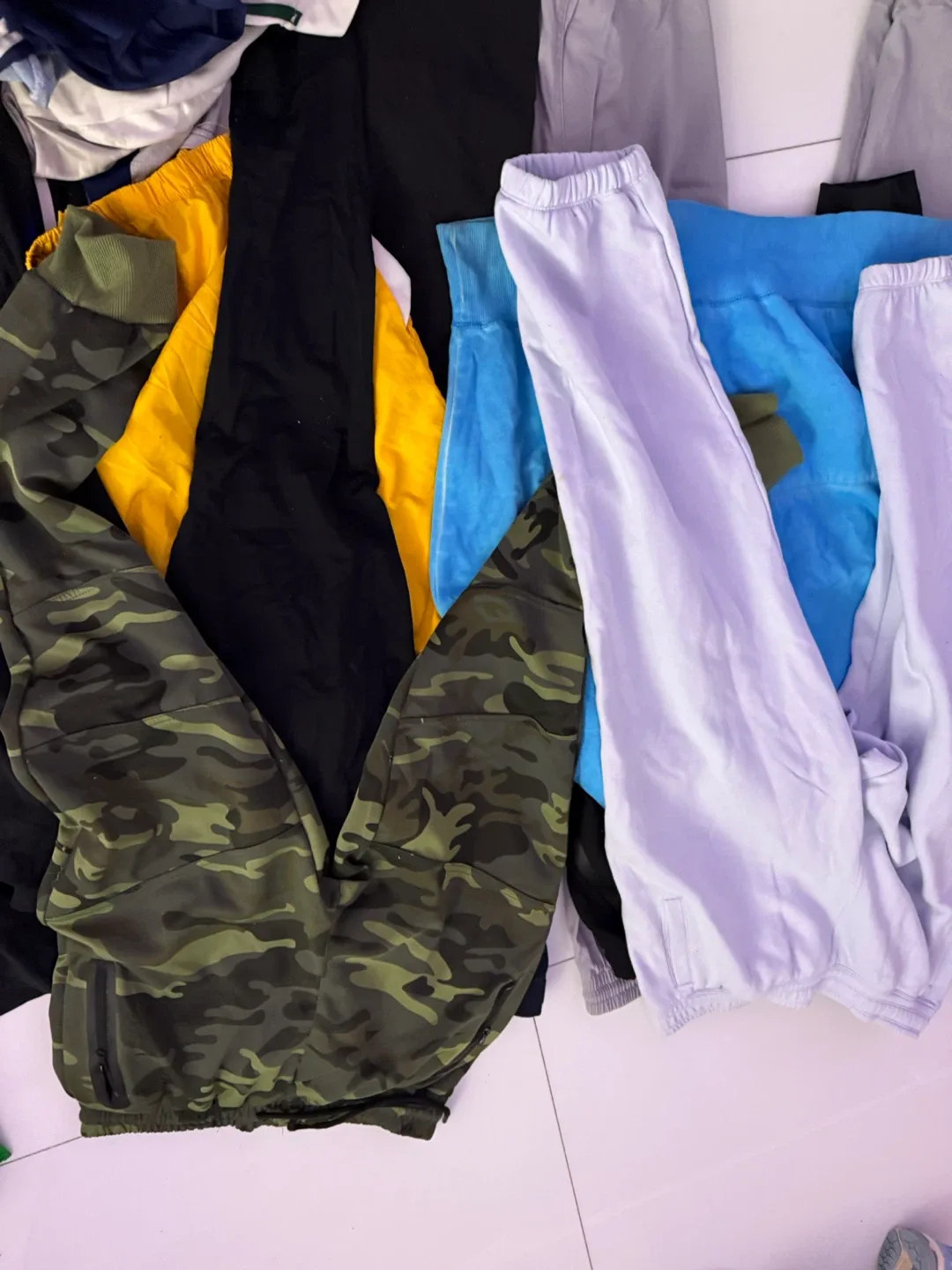 Mixed Lot of Shoes and Clothing image indicator(4)