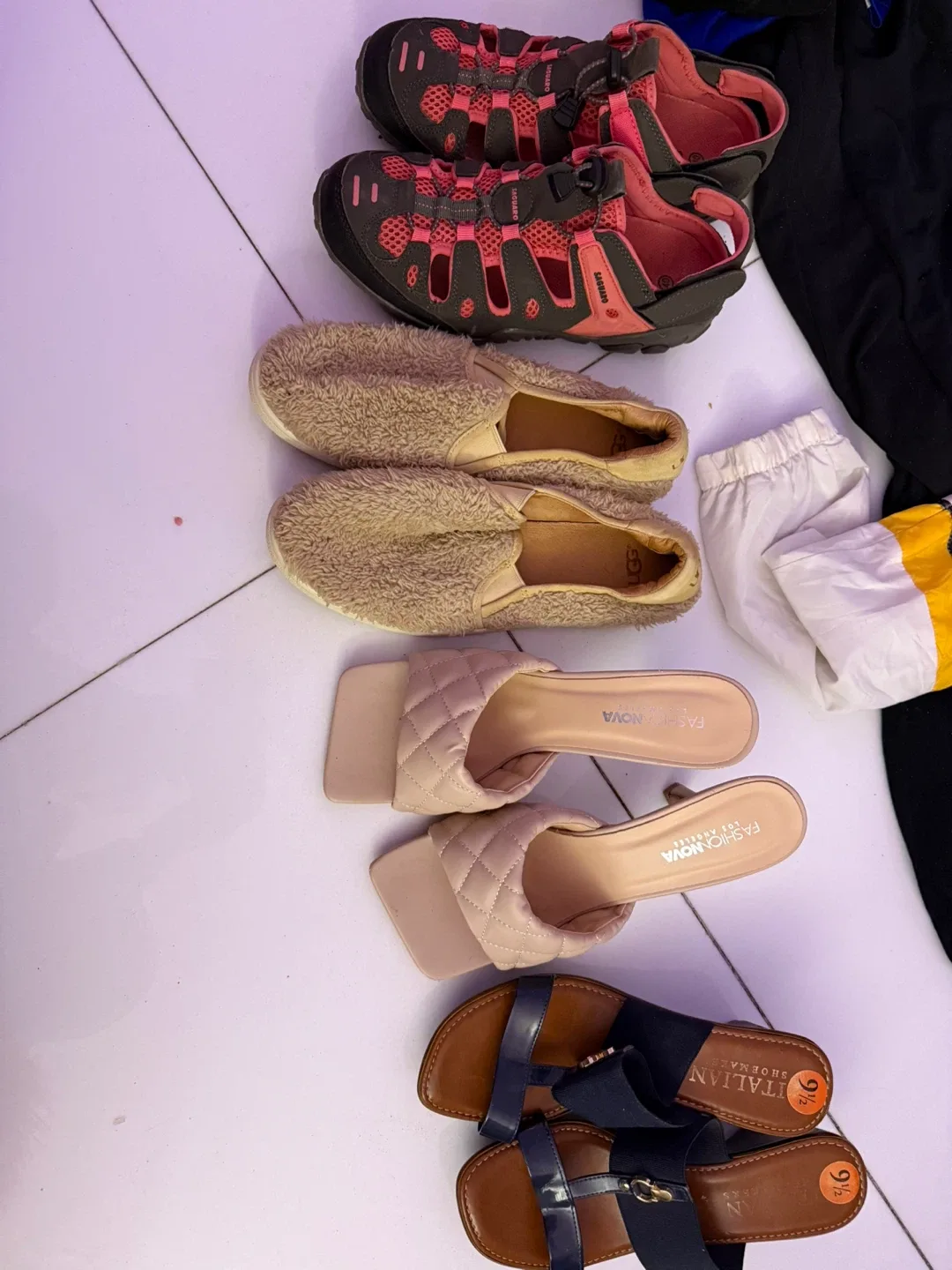 Mixed Lot of Shoes and Clothing image indicator(3)