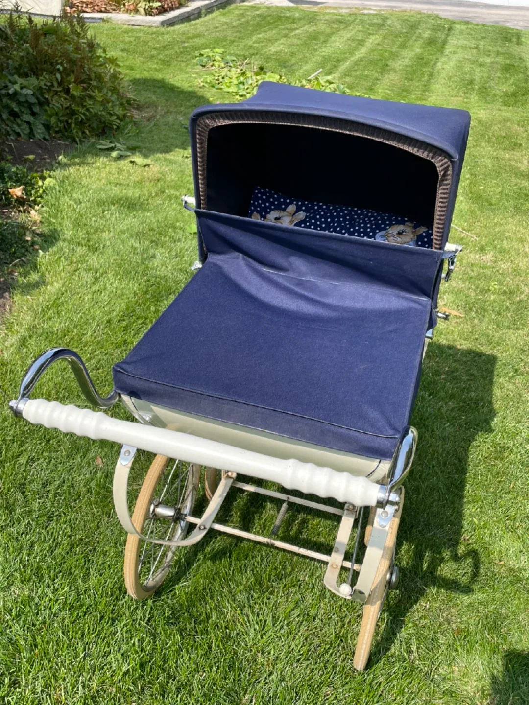 Vintage Silver cross dolls pram image indicator(3)