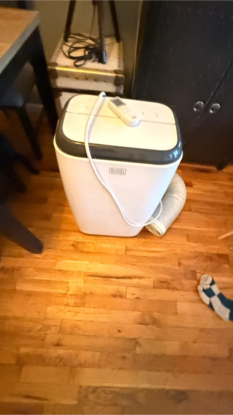 Black+Decker Portable Air Conditioner thumbnail