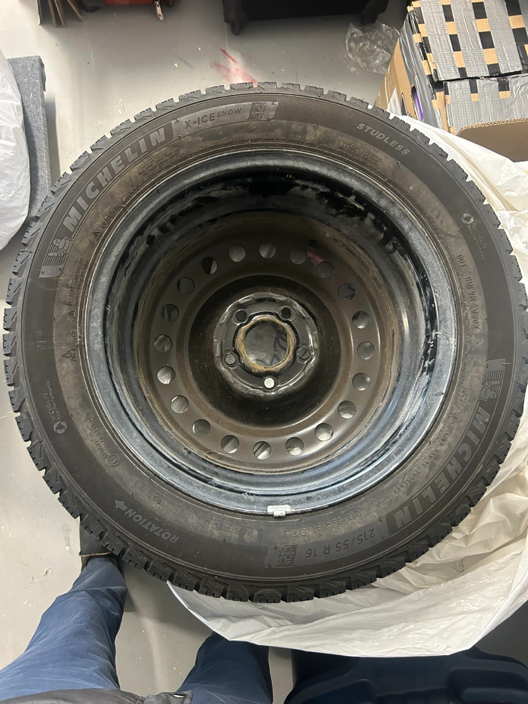Four Michelin X-ICE SNOW 215/55R16 Tires
