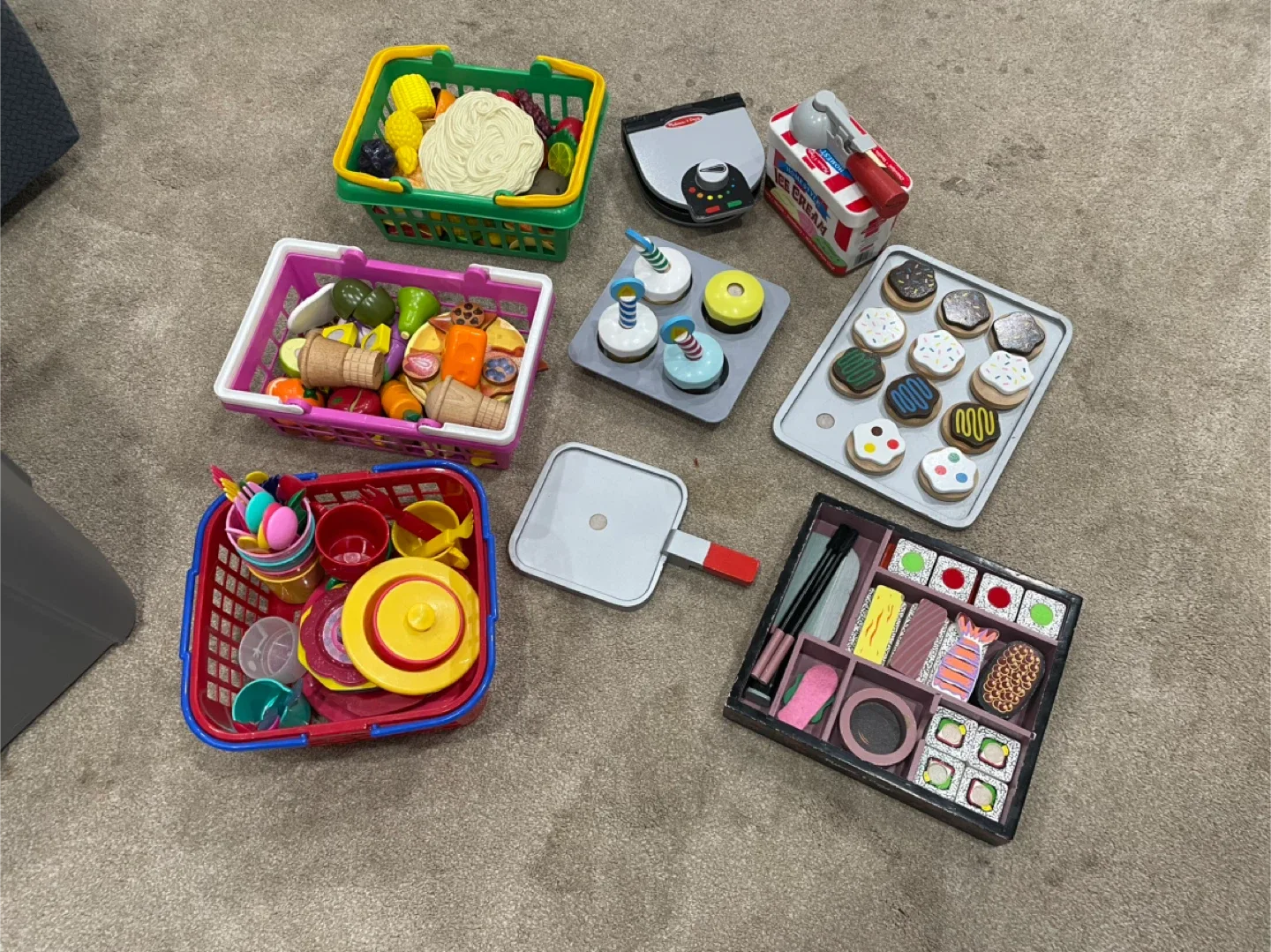 Play Kitchen + Accessories image indicator(5)