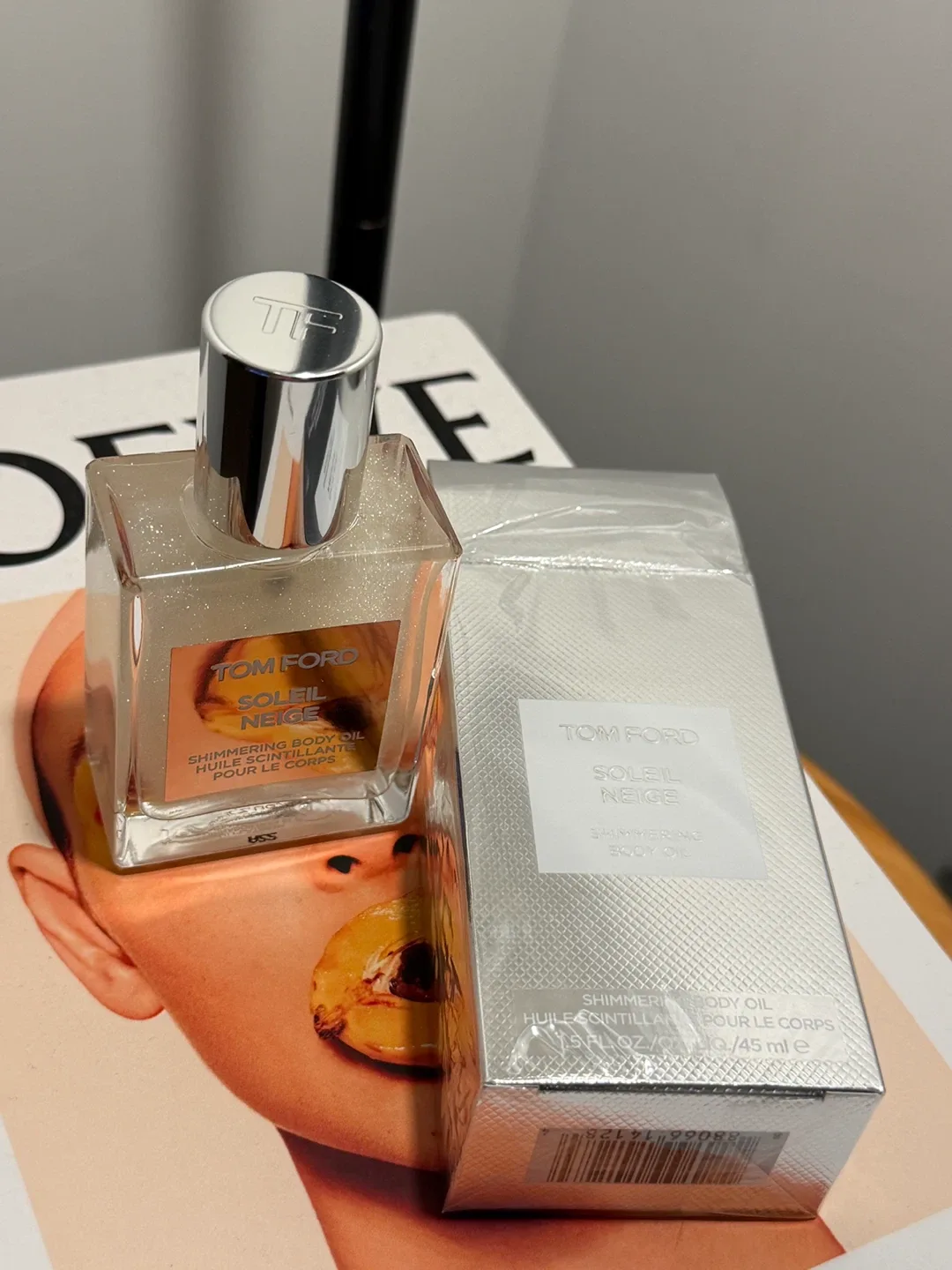 Tom Ford Soleil Neige Shimmering Body Oil 45ml - New image indicator(3)