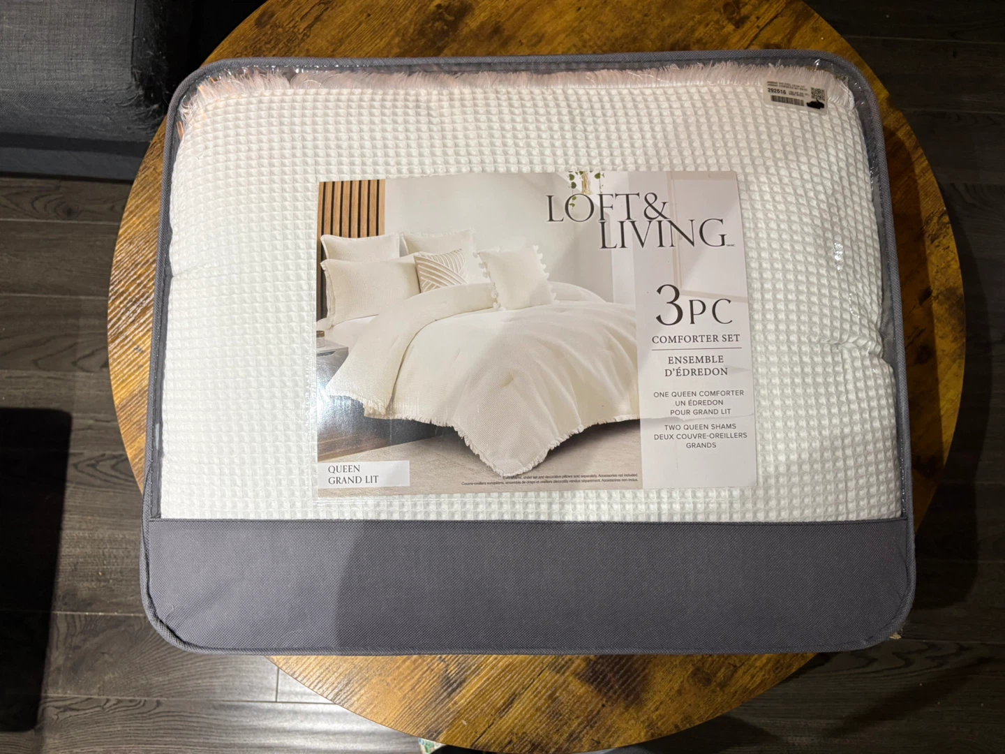 3pc Queen Comforter Set (Unopened) - photo 2