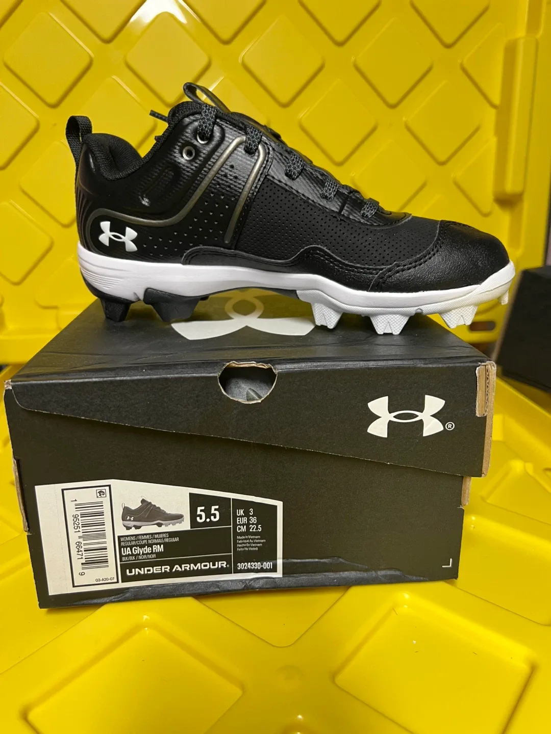 Under Armour UA Glyde RM Women's Baseball Cleats - Size 5.5
