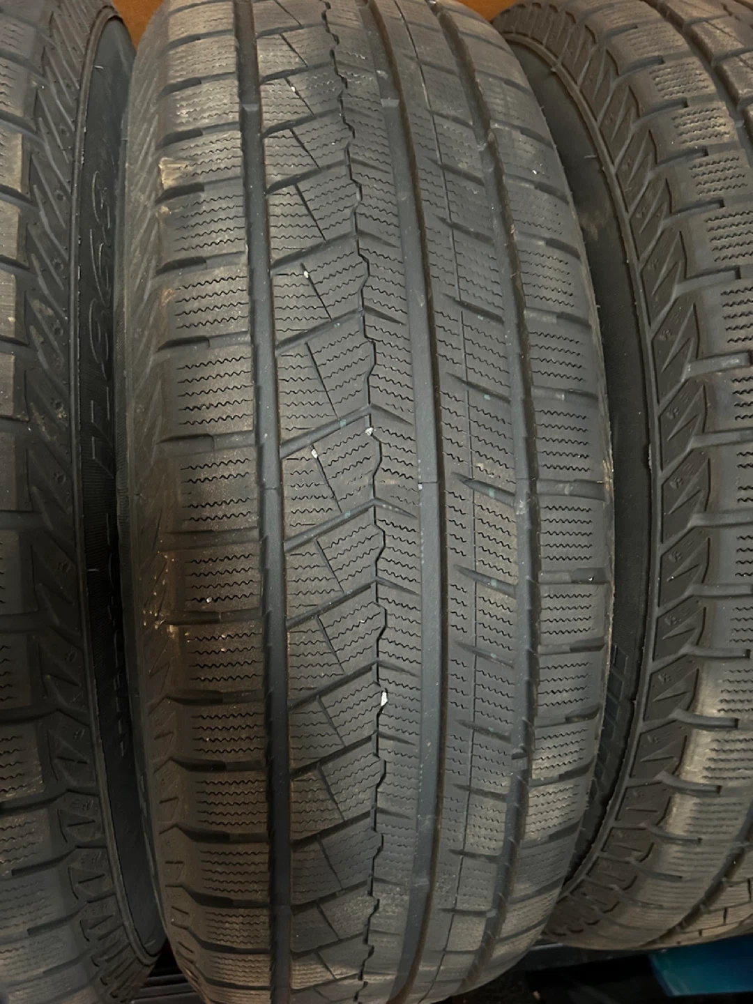 Winter IL368 Tires - 235/65R17