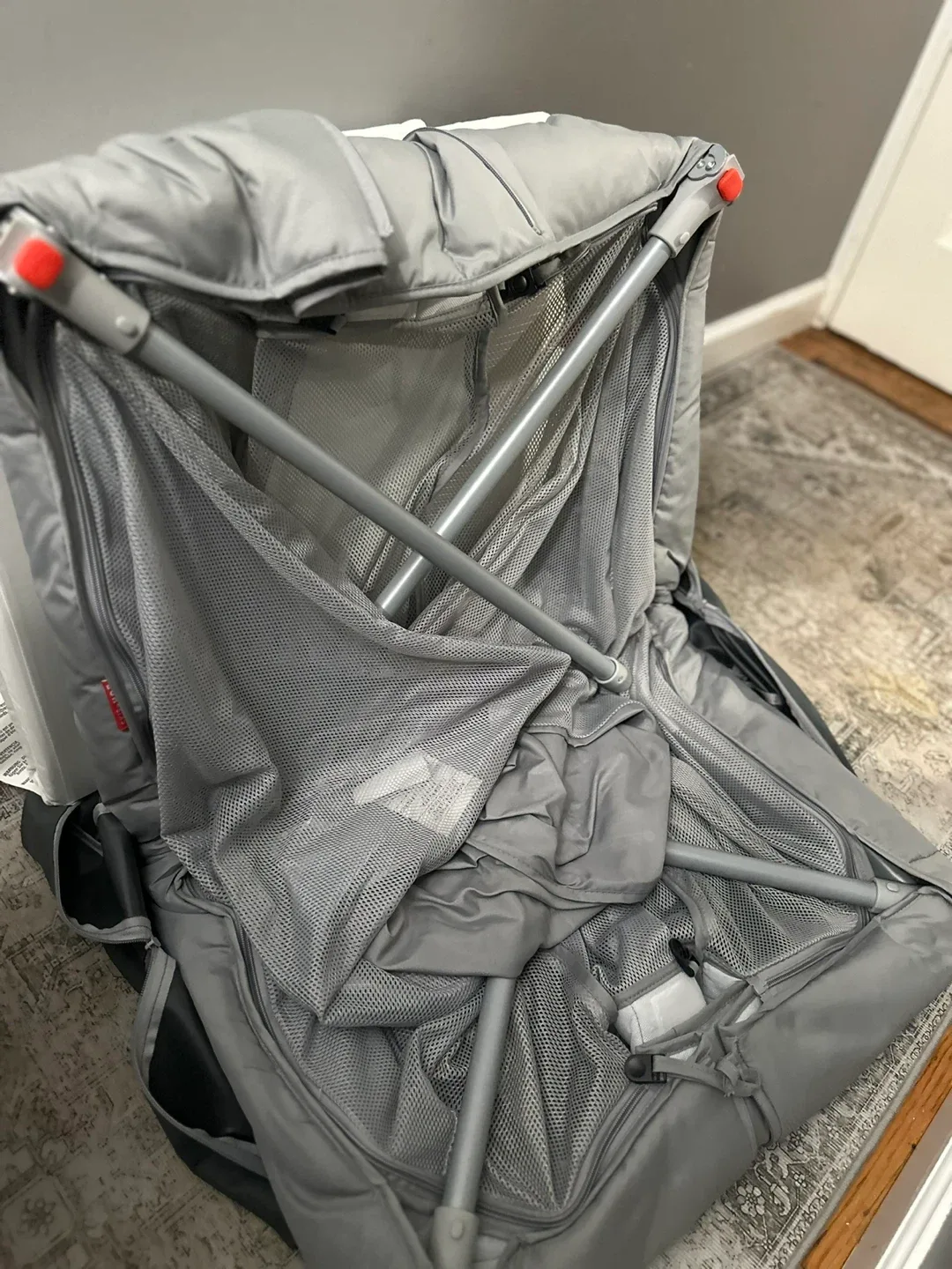 Skip Hop Portable Black/Gray Playard image indicator(5)