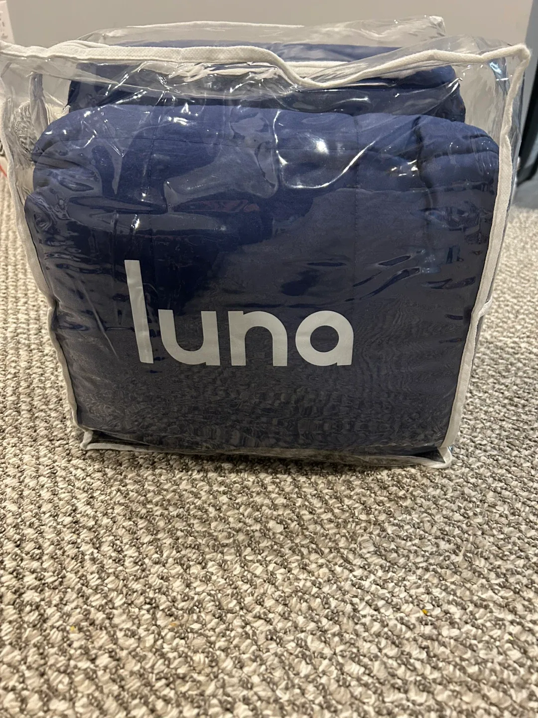 Luna Weighted Blanket image indicator(2)