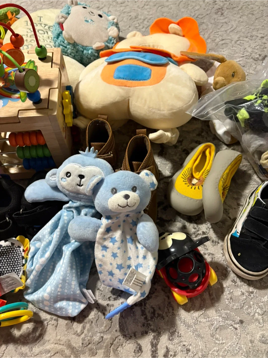 Mixed lot of baby and kids toys image indicator(5)