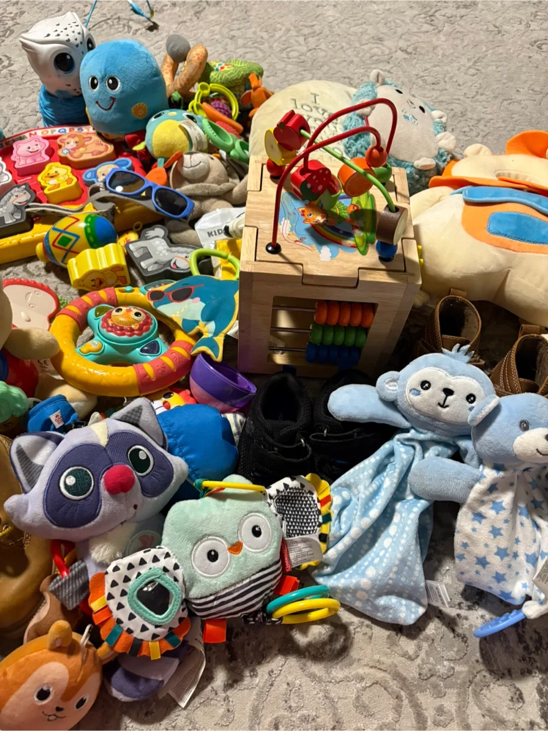Mixed lot of baby and kids toys image indicator(4)