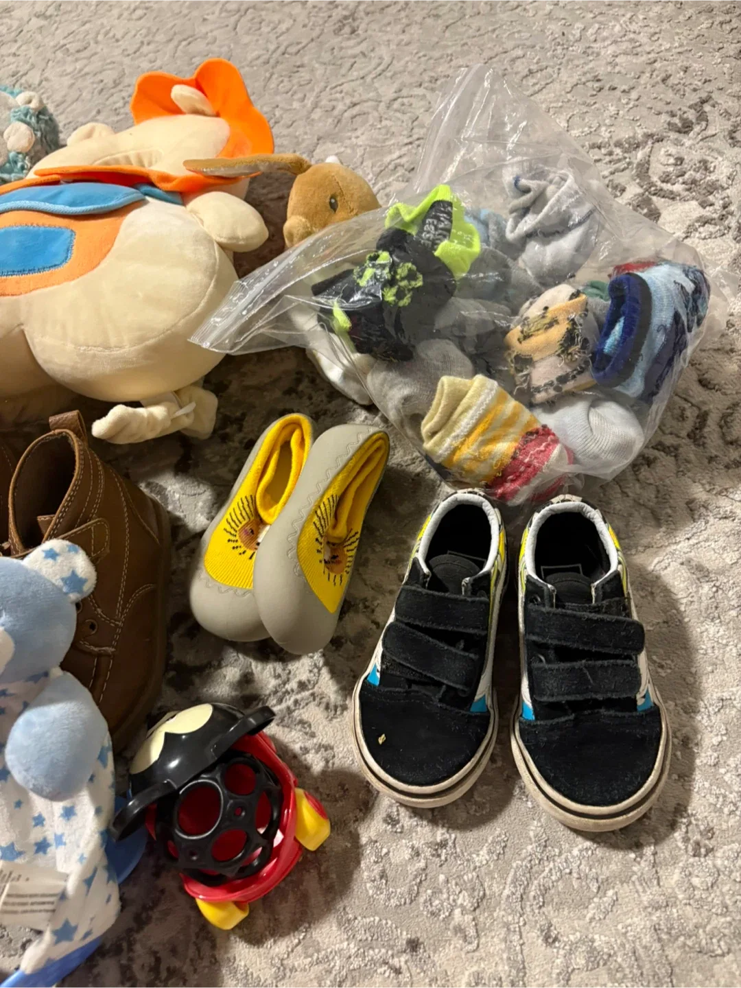 Mixed lot of baby and kids toys image indicator(6)