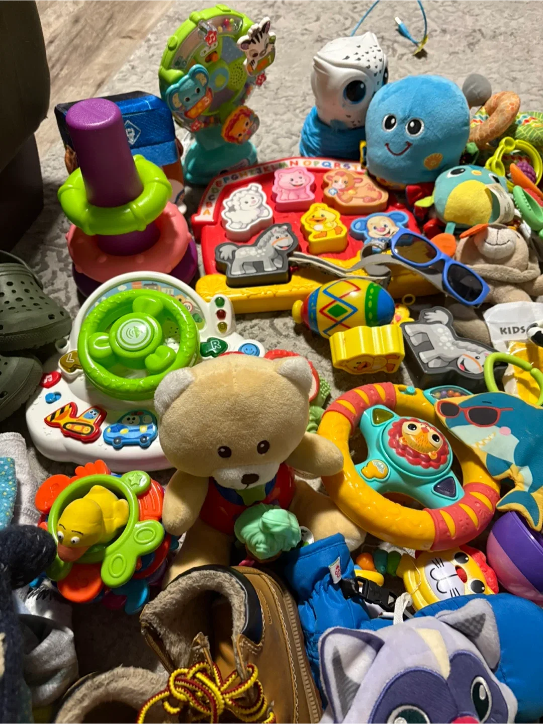 Mixed lot of baby and kids toys image indicator(2)