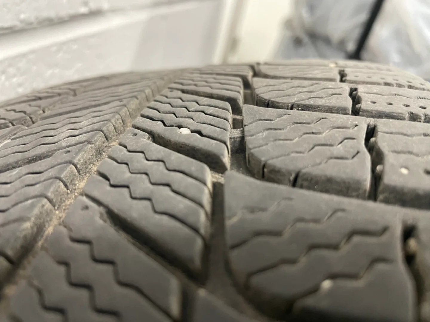 Michelin X Ice 3 Tires (2018) with steel rims image indicator(8)