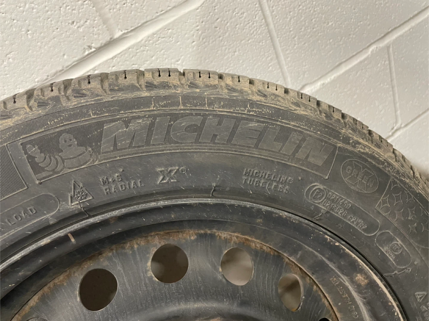 Michelin X Ice 3 Tires (2018) with steel rims - photo 3