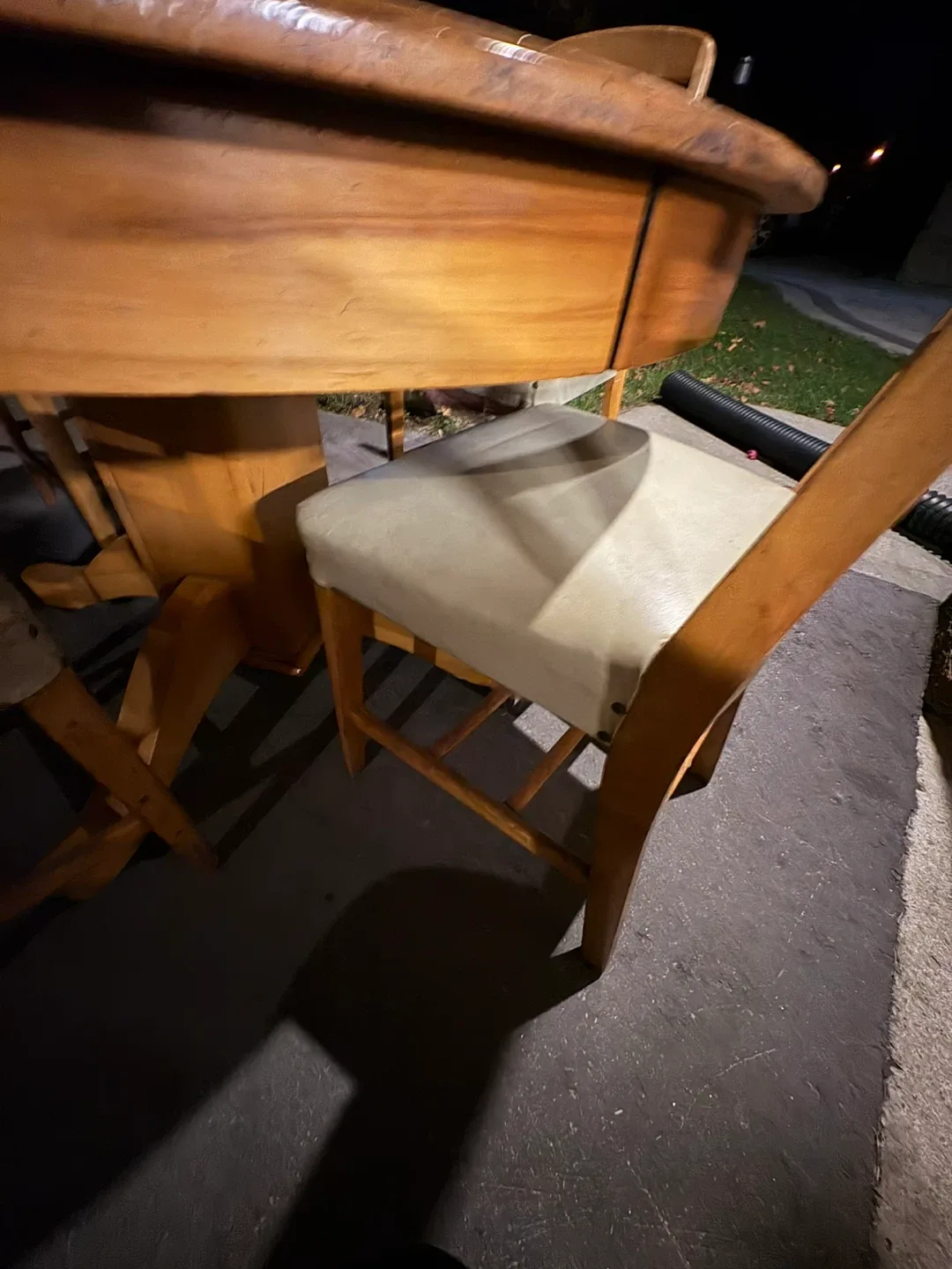 Round Wooden Table with 4 Chairs image indicator(3)