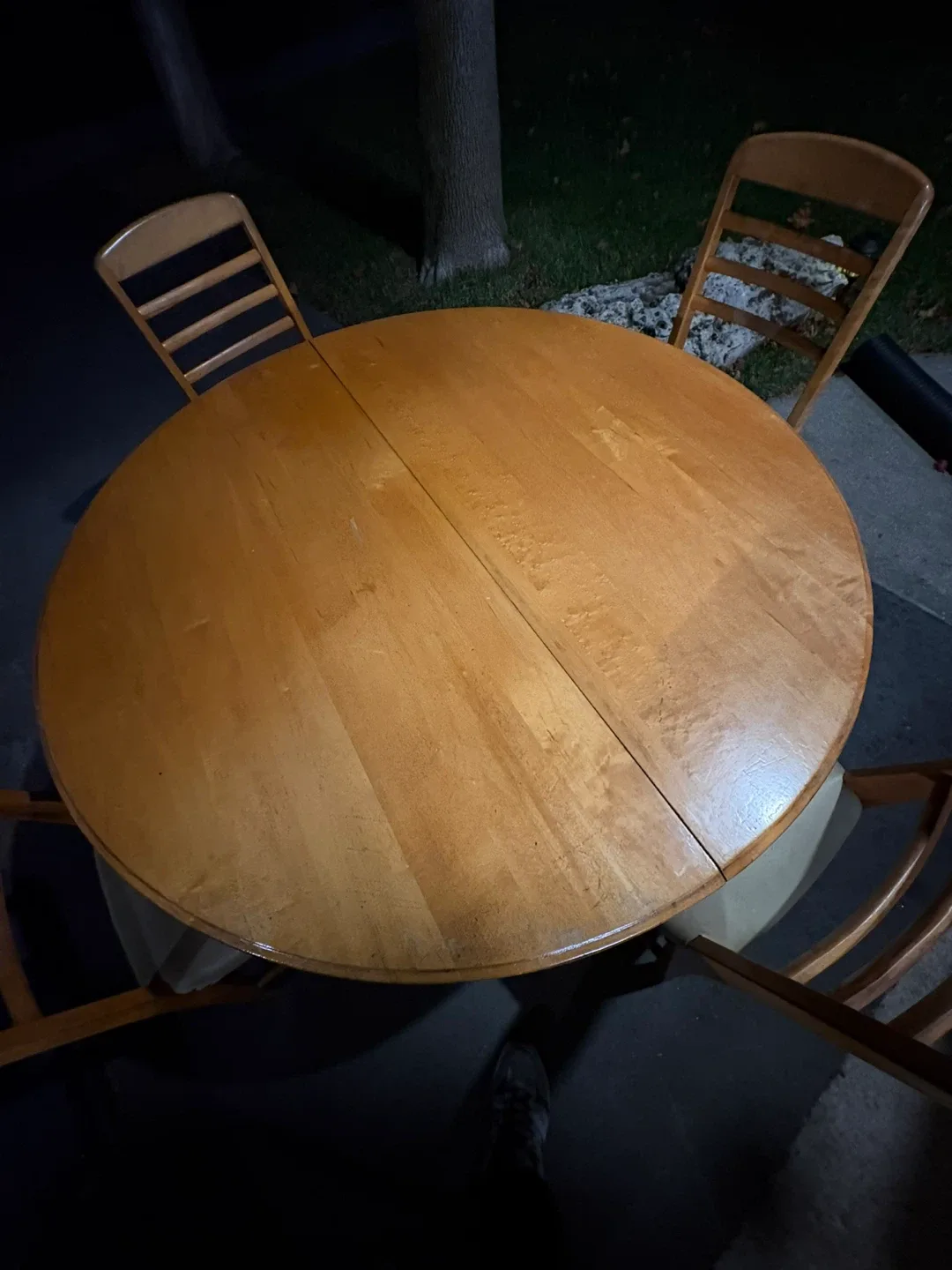 Round Wooden Table with 4 Chairs image indicator(2)