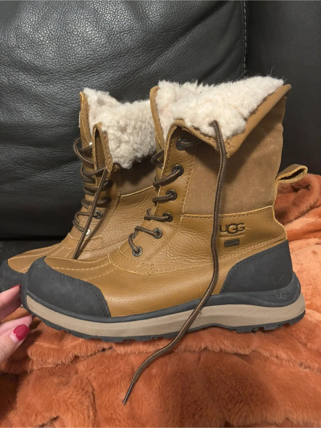 UGG Waterproof Leather Boots image indicator(3)