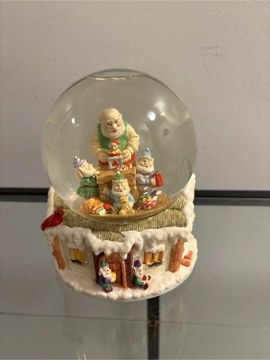 Santa's Workshop Snow Globe image indicator(7)
