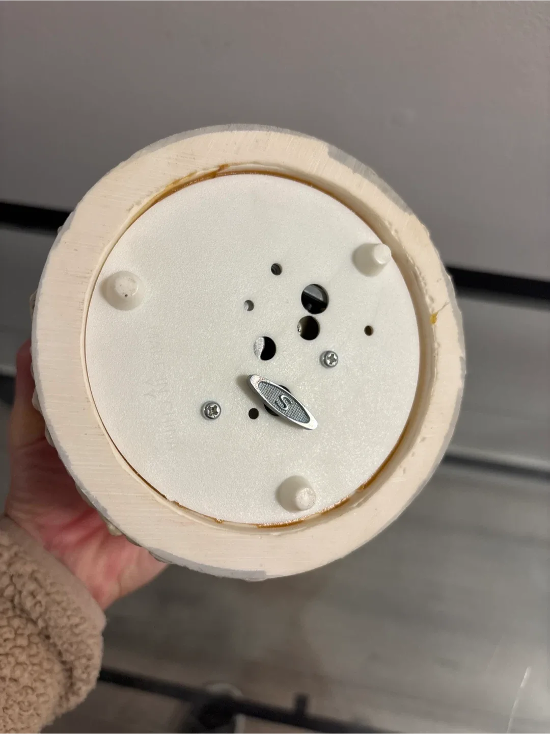 Santa's Workshop Snow Globe image indicator(8)