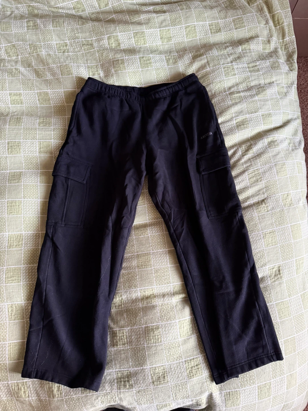 Aritzia Black Cargo Sweatpants
