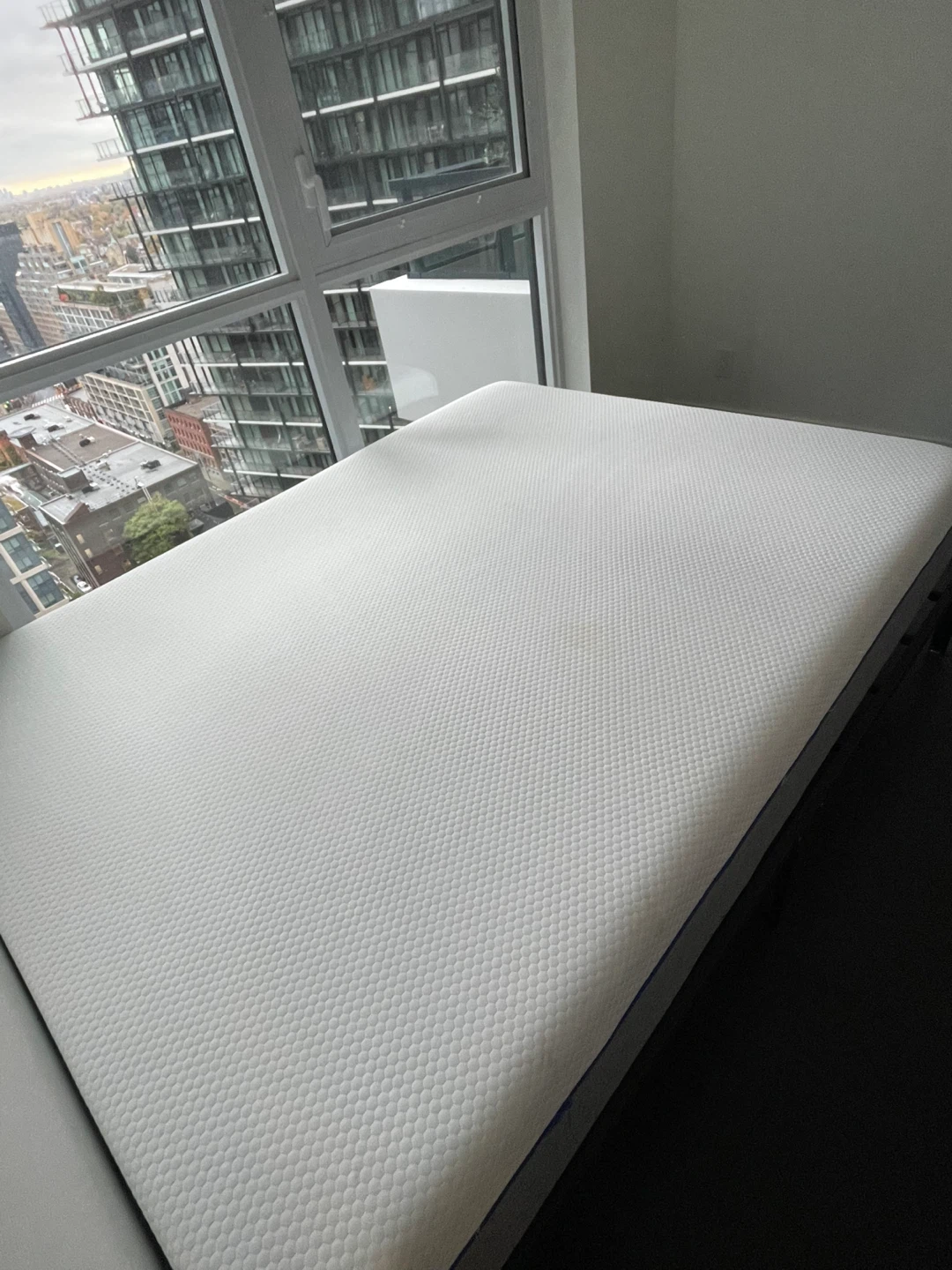 QUEEN’S bed (mattress + frame) - photo 3