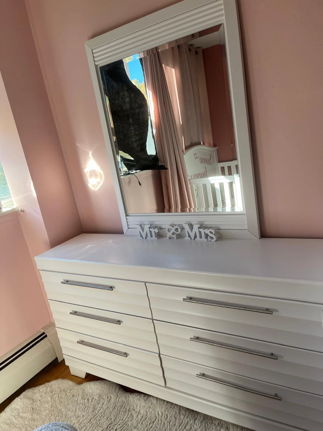 White Bedroom Set (Bed, Dresser, Nightstand)