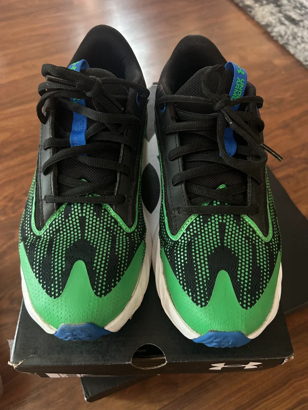 Under Armour BGS Charged Scramjet 4 - Size 7Y