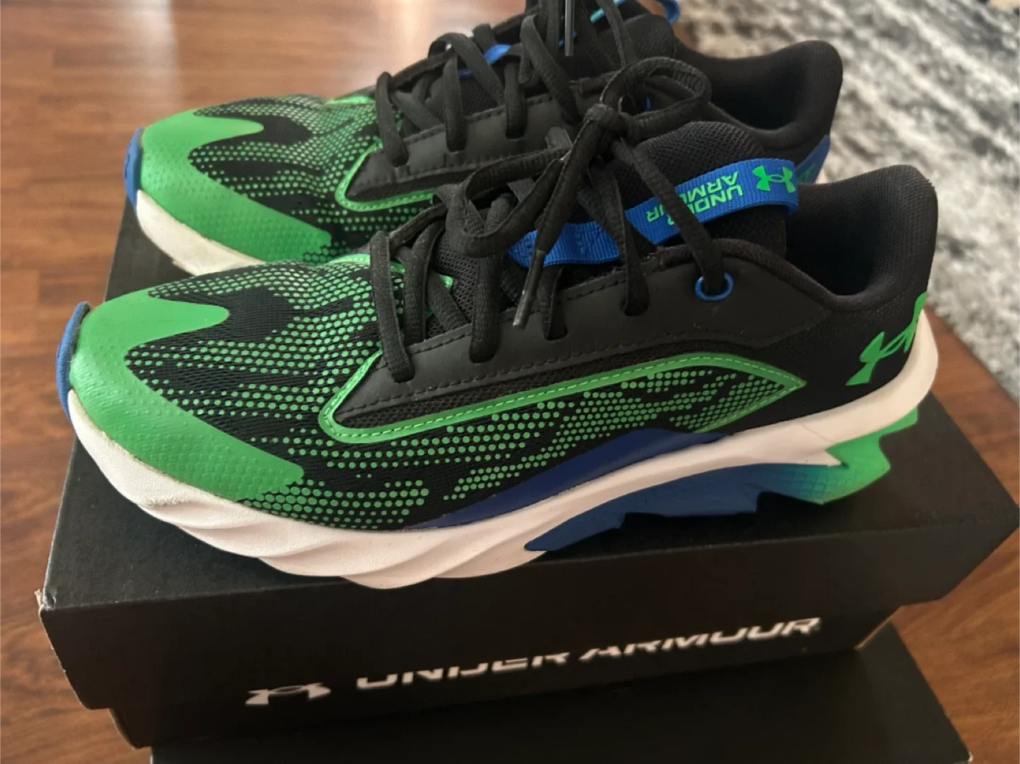 Under Armour BGS Charged Scramjet 4 - Size 7Y image indicator(2)