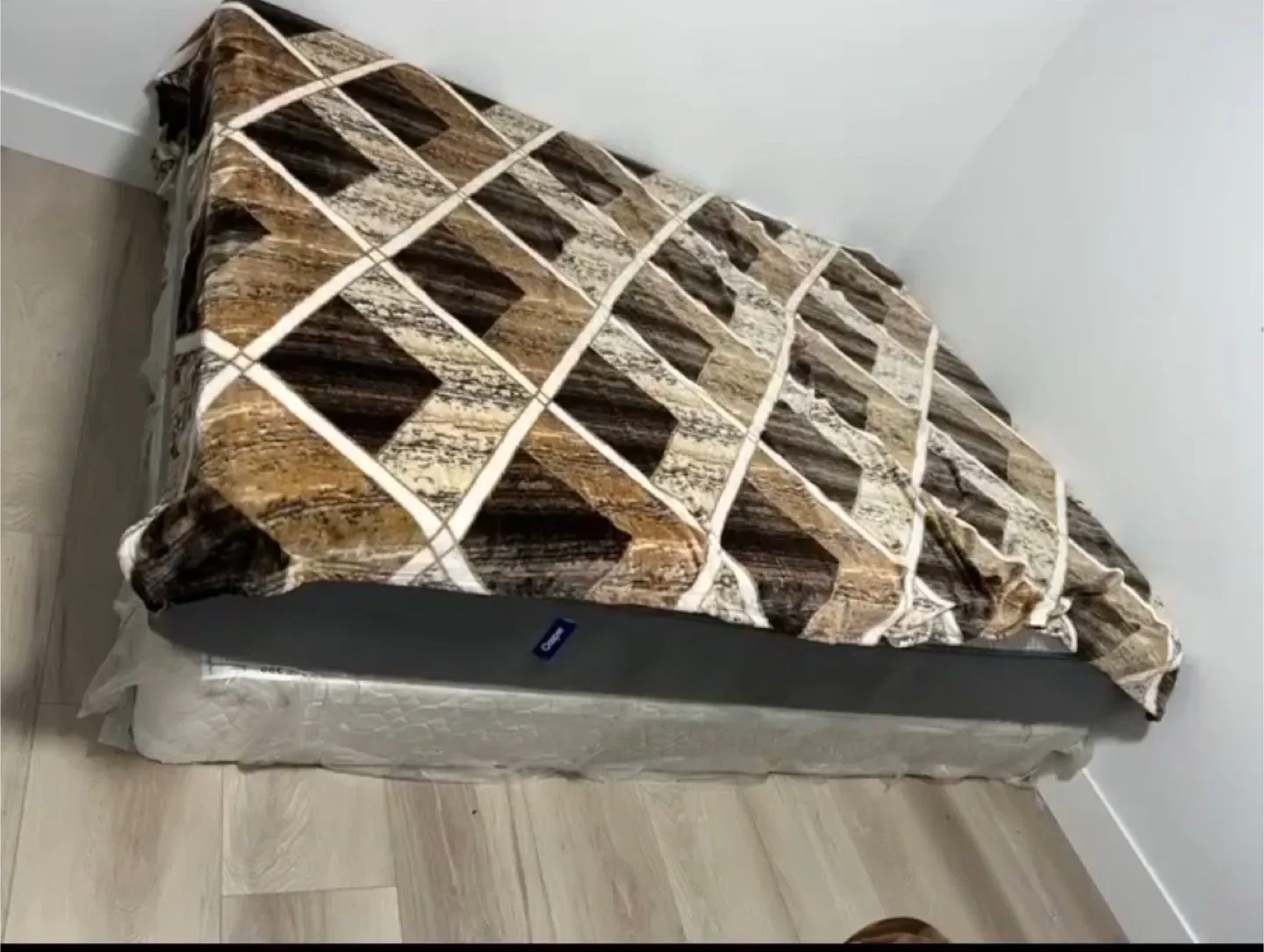 Queen size Mattress and a spring box image indicator(3)