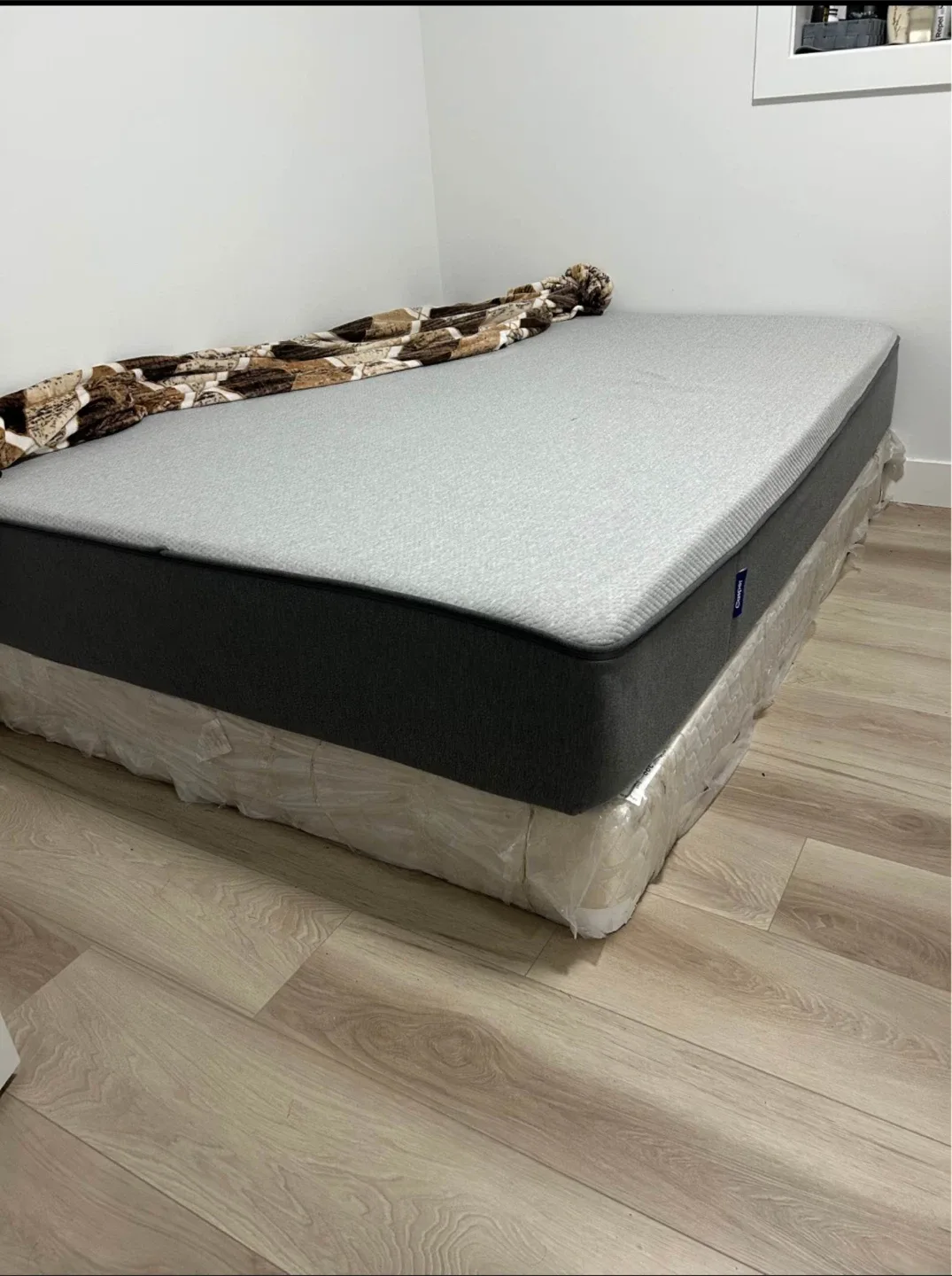 Queen size Mattress and a spring box image indicator(2)