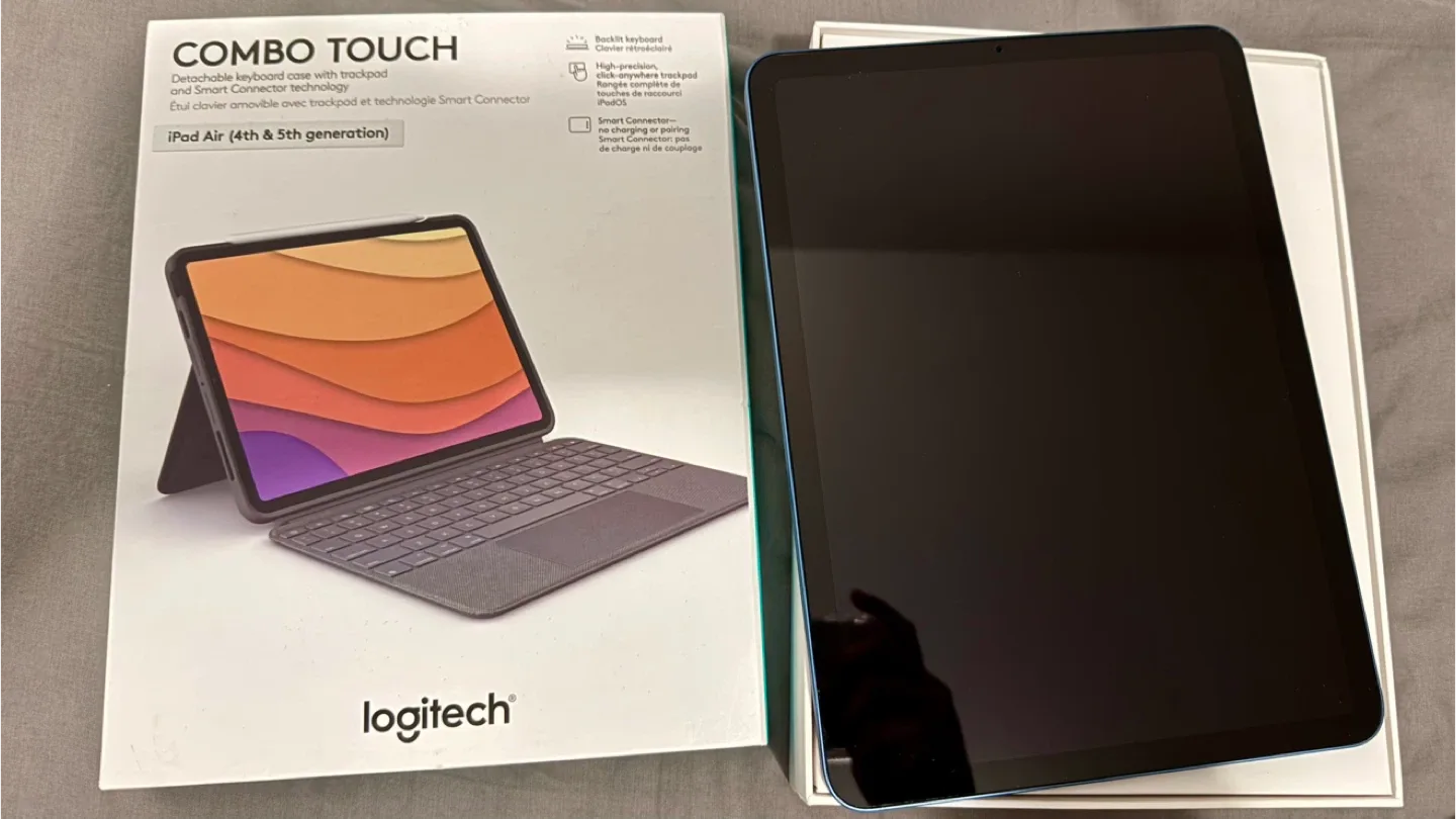 Like New Apple iPad Air 5th Gen 256GB Wifi - Blue image indicator(6)