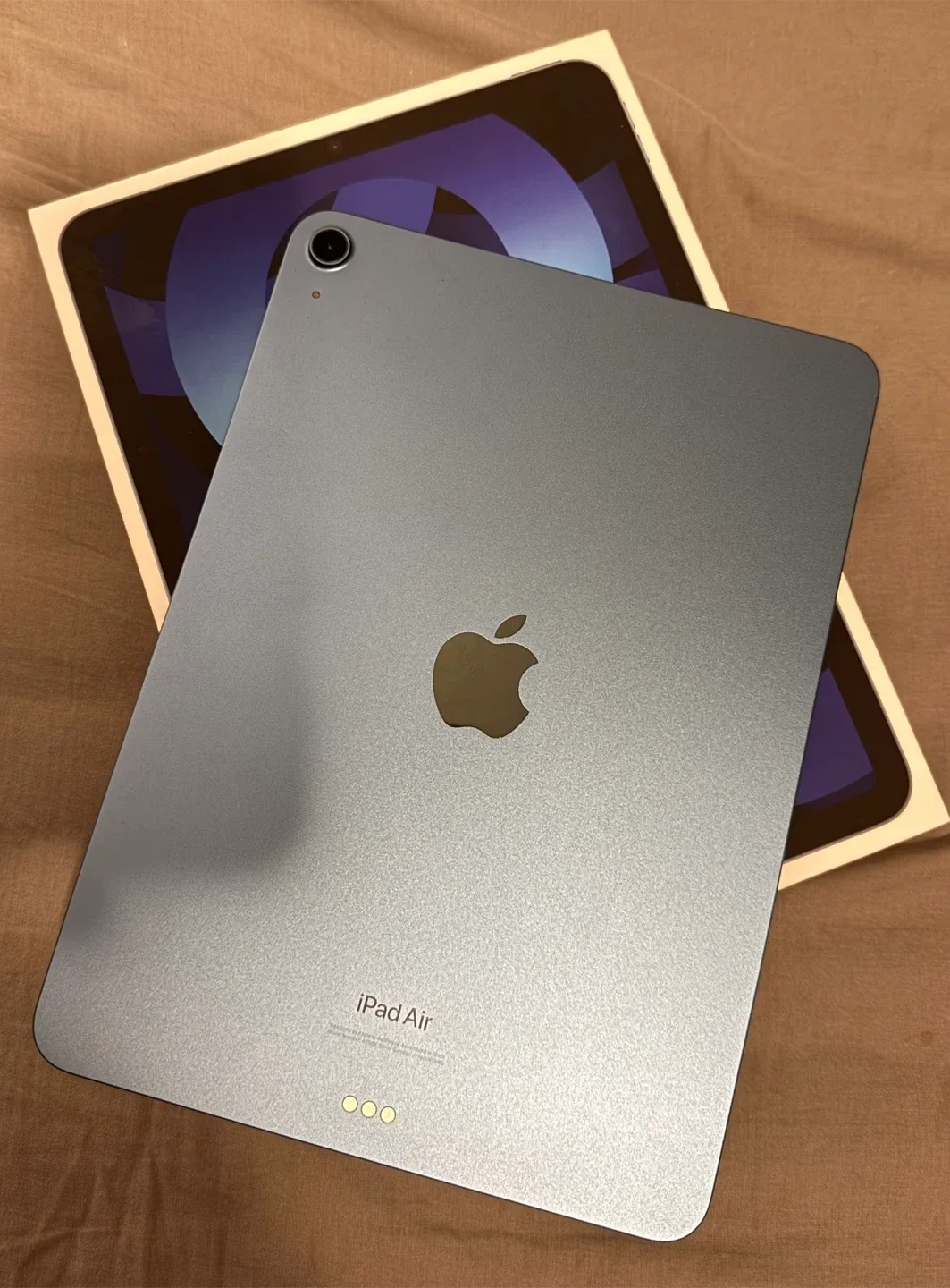 Like New Apple iPad Air 5th Gen 256GB Wifi - Blue image indicator(3)