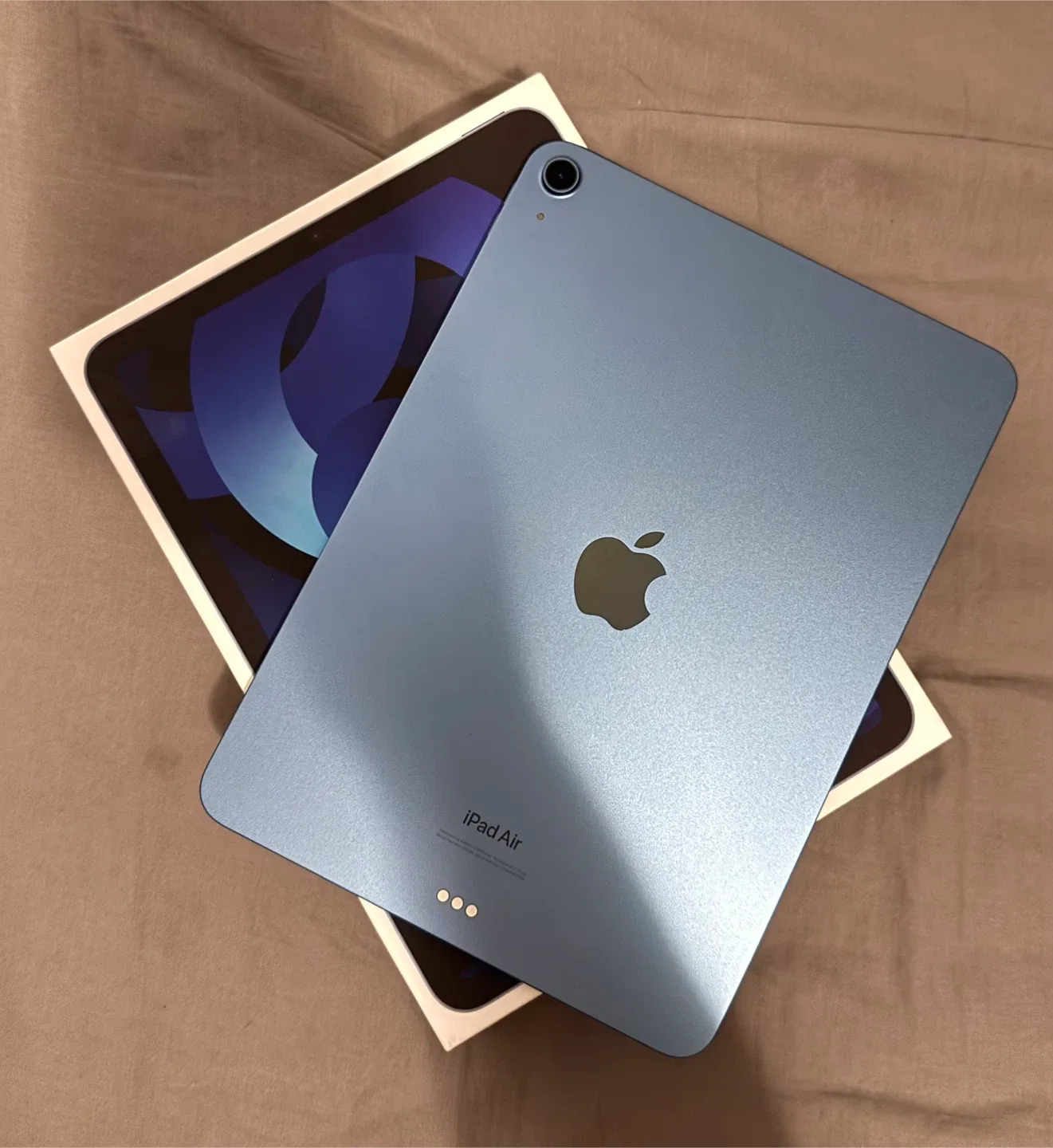 Like New Apple iPad Air 5th Gen 256GB Wifi - Blue image indicator(2)