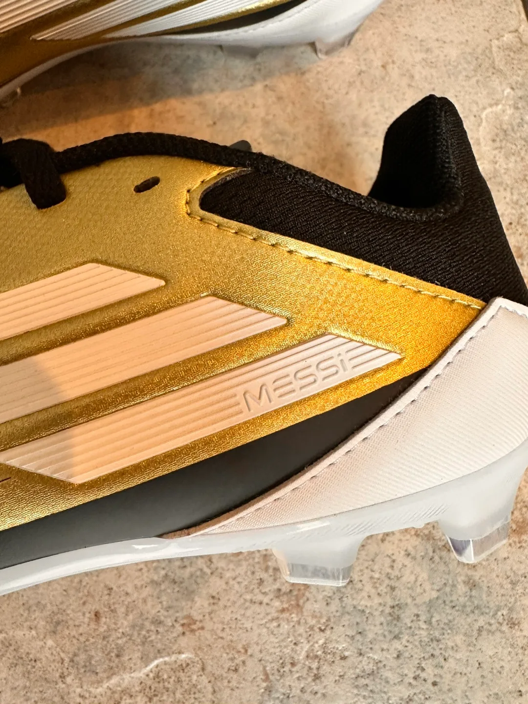 New Messi Adidas F50 Soccer Cleats - Size 5.5 image indicator(3)