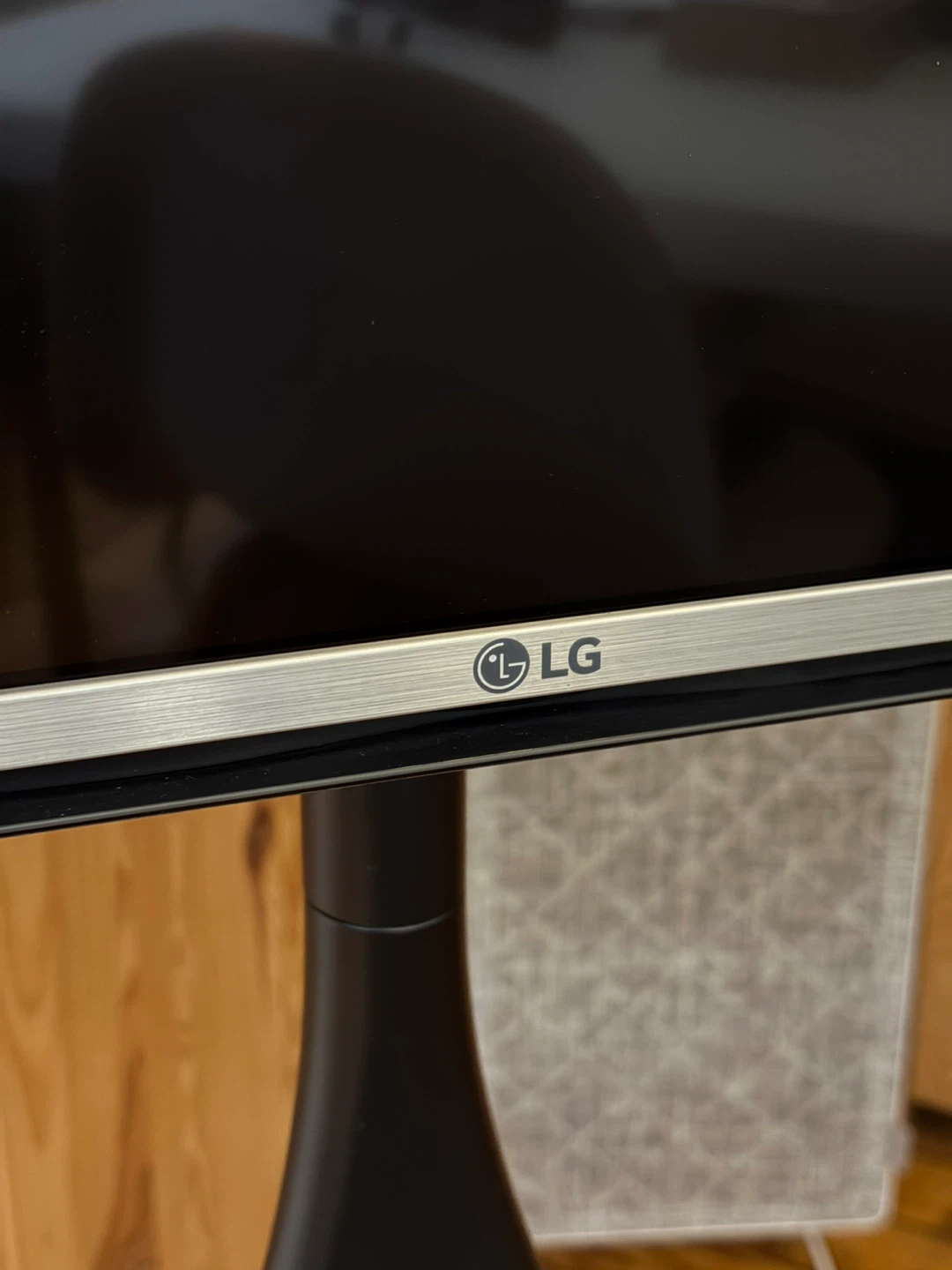 LG 60” 4K UHD Smart TV — Mint Condition - photo 4